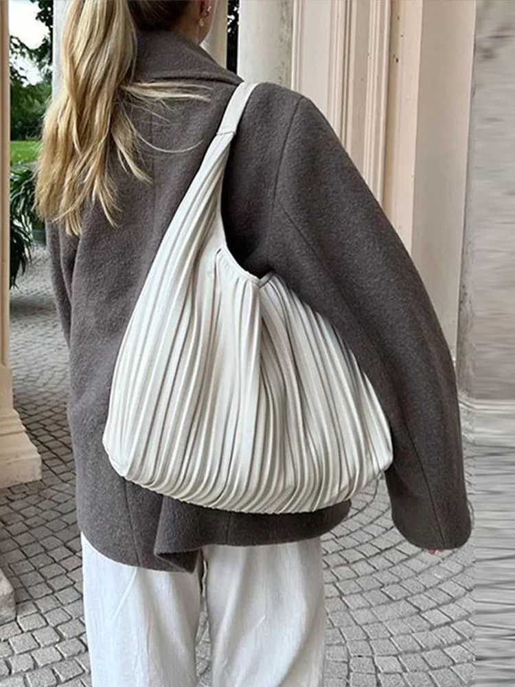 Lapel Pockets Short Woolen Coat for Women 2024 Autumn Winter Double Breasted Long Sleeve Female Jackets Commuting Lady OvercoatX241009