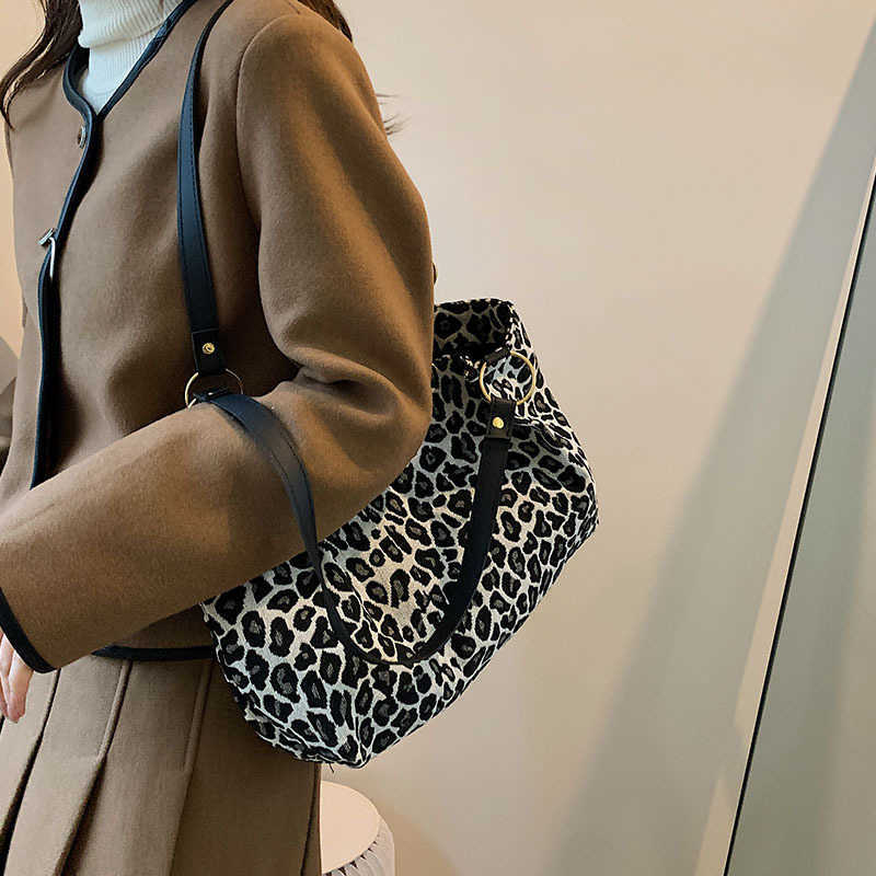 CMM Large Capacity Bag Womens Casual Bag Bucket Bag Trendy Korean Version Stylish Single Shoulder Armpit Bag Tote Bag Trendy