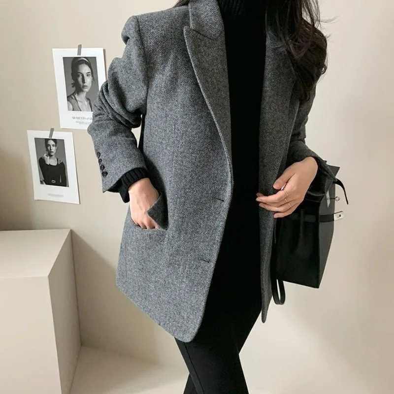 Womens Autumn Winter New Fashion Solid Color Polo Collar Button Western Versatile Long Sleeved Loose Woolen Suit Coat WomenX241009