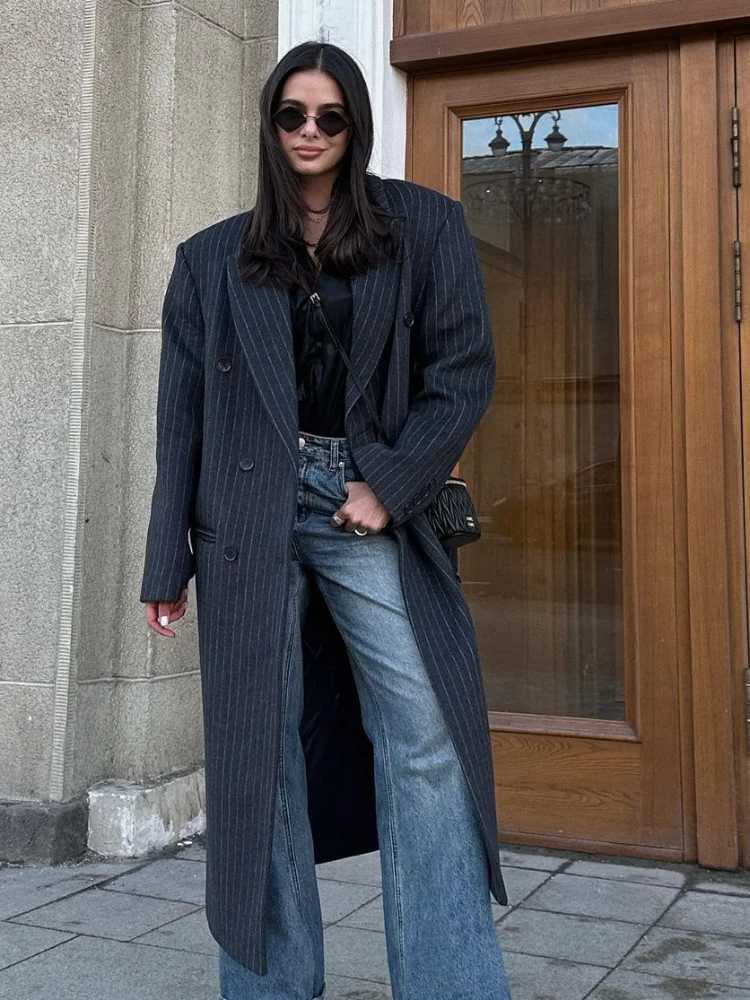Fashion Dark Grey Stripe Lapel Double Breasted Overcoat Women Full Sleeve Loose Long Coat 2024 Autumn Winter Lady Commute JacketX241009