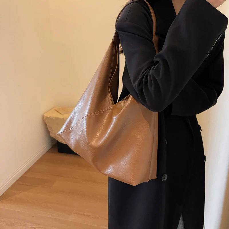LEFTSIDE Fashion Womens Leather Shoulder Bag Tend Female Simple Big Underarm Hobo Bag Handbag and Wallet 241008