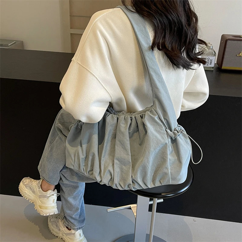 selling fashionable nylon pleated womens cross shaped bag casual trend version large capacity handbag womens shoulder bag 241008