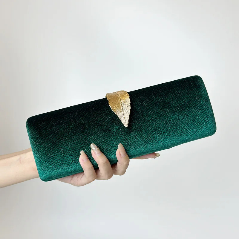 Velvet Womens Wedding Dinner Clutch Bag Laves Clutch Long Wallet Dinner Wallet with Chain 241008