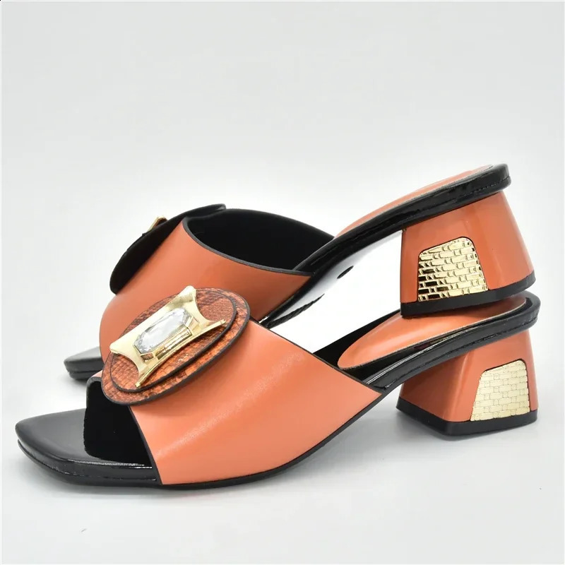 Fashionable African Shoes Decorative Rhinestone Rhinestone Wedding Party Shoes Nigerian Womens Sandals High Quality 240925