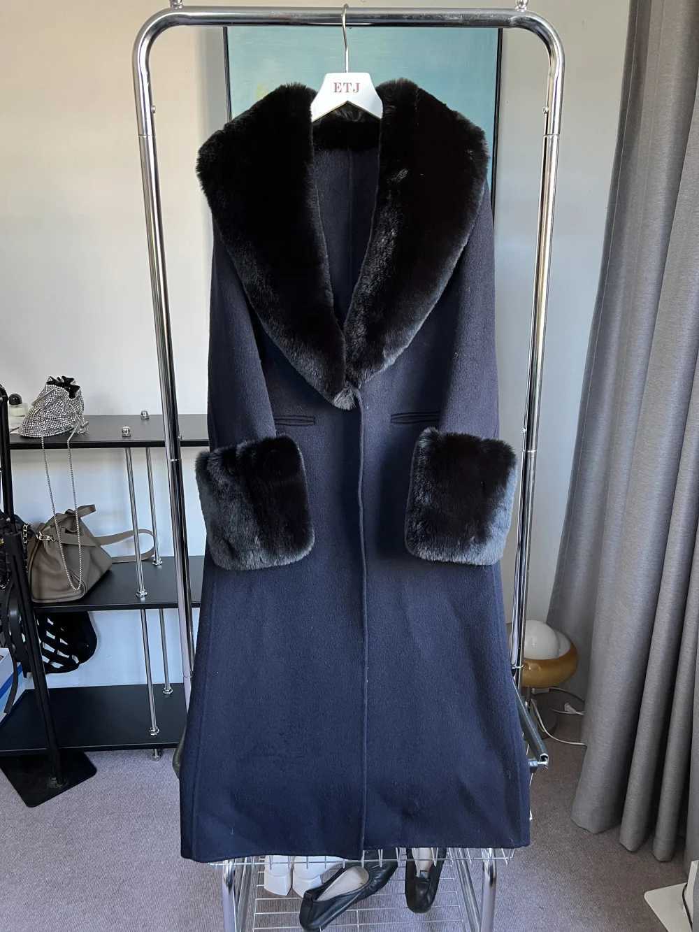 Large fur collar Wool blended woolen coat for ladies ETJ 2023 Fashion faux fur cuffs decorated long handmade belt coat for womenX241009