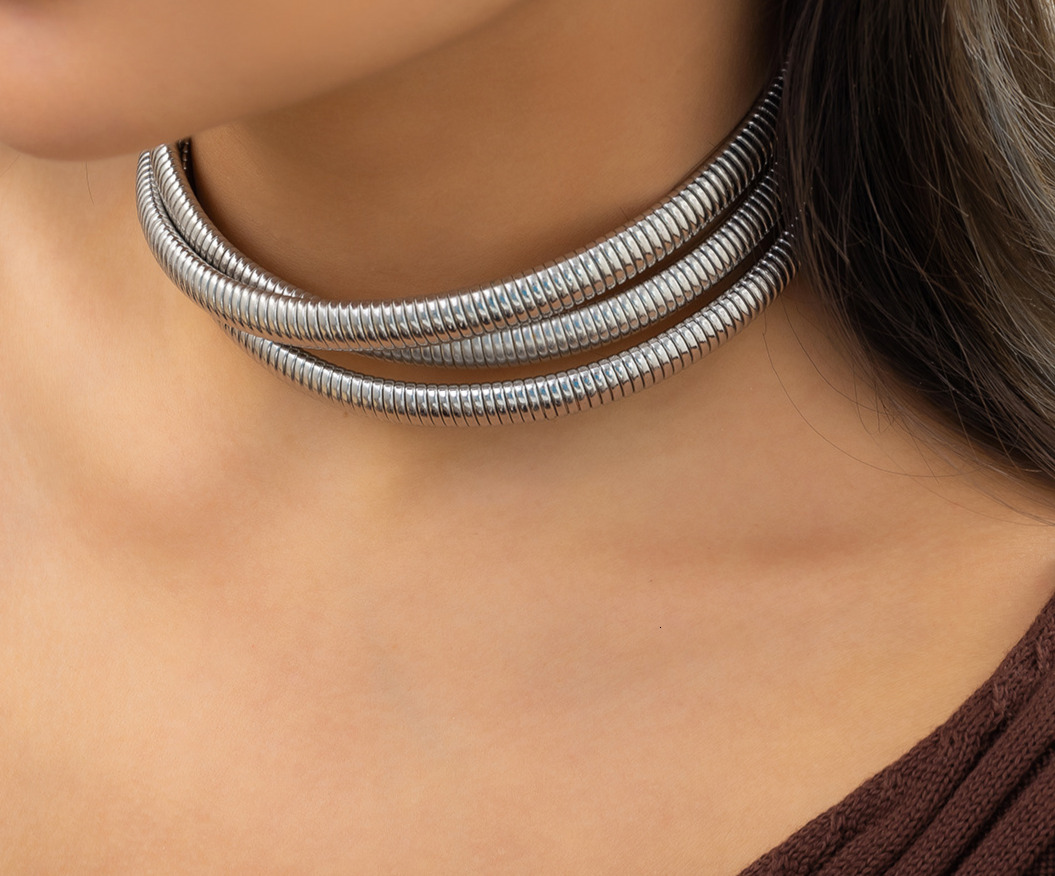 Jewelry simple and fashionable multi-layer collar women's necklace chocolate hip-hop exaggerated snake bone chain