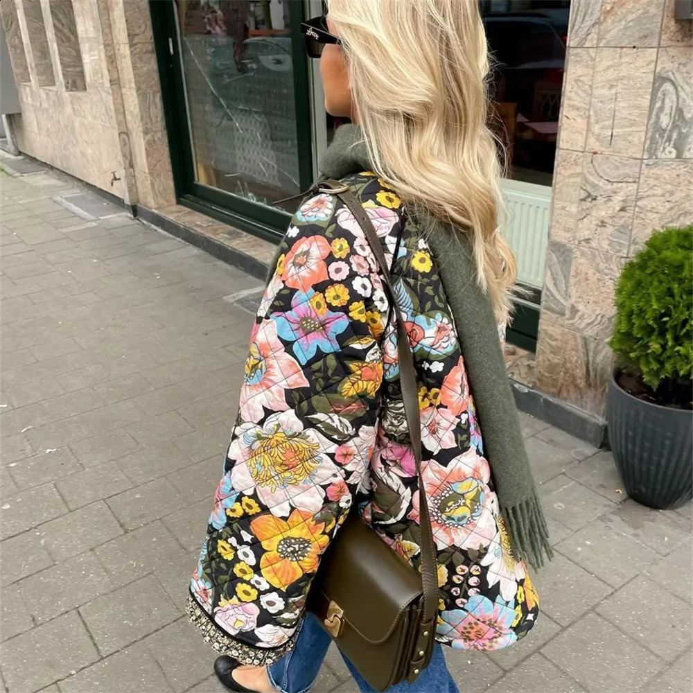Fashionable autumn and winter elegant warm cotton jacket thick long sleeved inspired flower womens long sleeved cotton jacket 241007