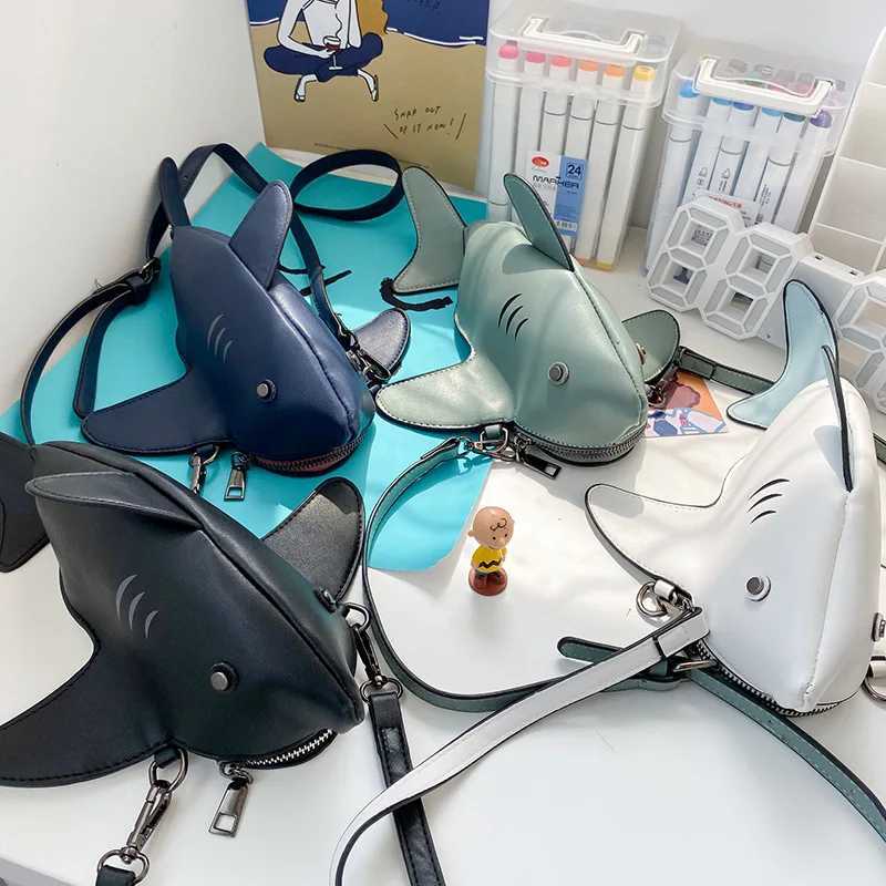 Interesting shark shaped female shoulder messenger bag cartoon chain womens handbag PU leather phone bag cross bag Z241210