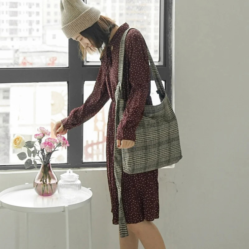 Womens thick wool canvas shoulder bag womens retro prefabricated plain zipper horizontal bag womens large capacity adjustable handbag 241008