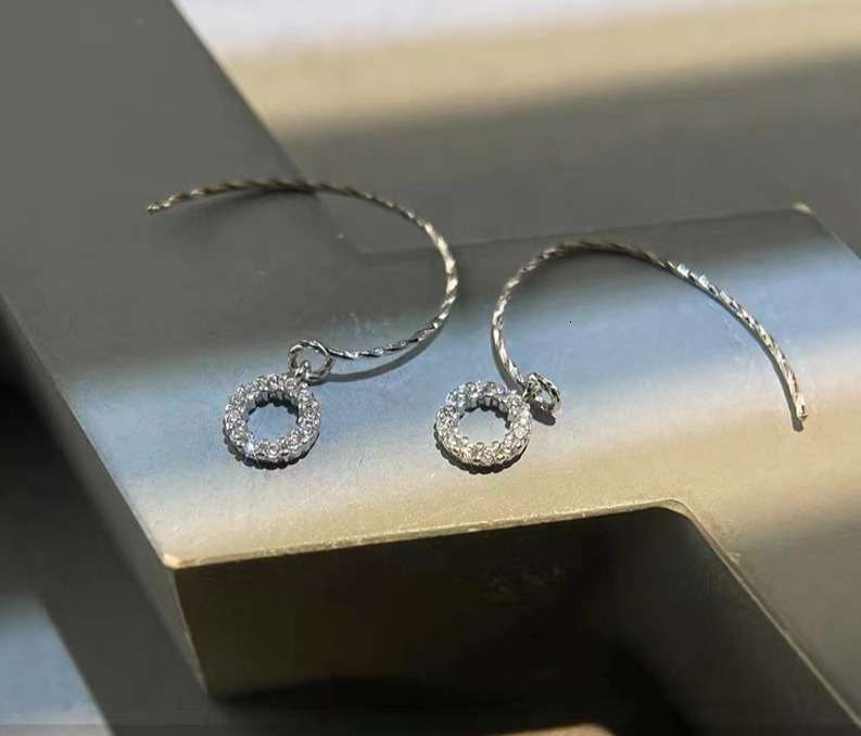 Pure sier needle sparkg dia women's earrings, light , fashionable personality, celebrity temperament, new style