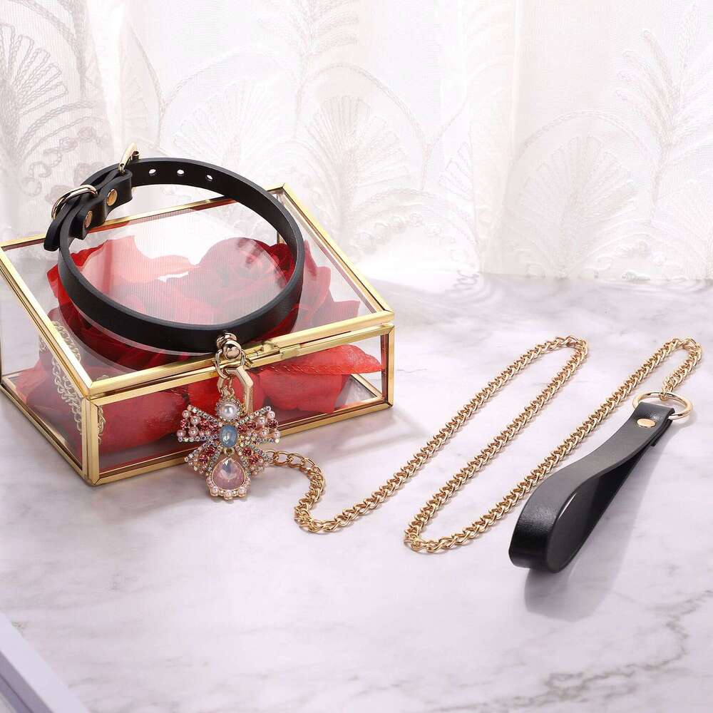 SM Props Diamond Set Butterfly Sex Milk Clip Female Slave Training Zircon Pendant Traction Collar SM Sex Toys Delivery