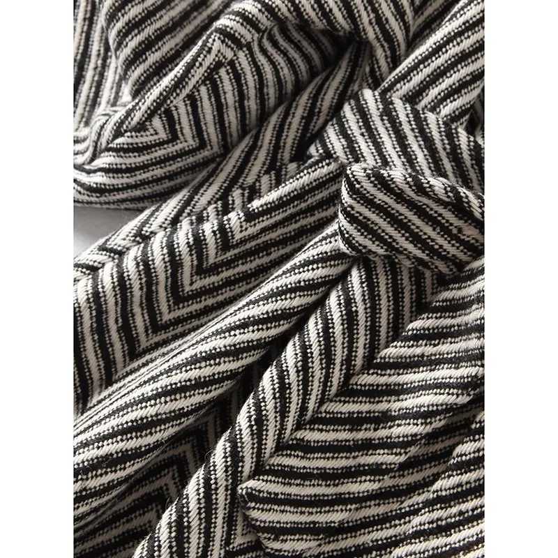 Women Black and White Zigzag Woolen Coat With Sashes Korean Trendy Loose Fitting Elegant A-Line Outerwear Female Spring StylishX241009