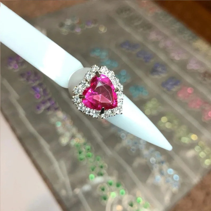 5/10 Christmas Red Love Nail Art Rhinestone 12.5 * 13.5mm Flat Red Diamond Nail Charm 3D Alloy Metal Heart Rhinestone 241008