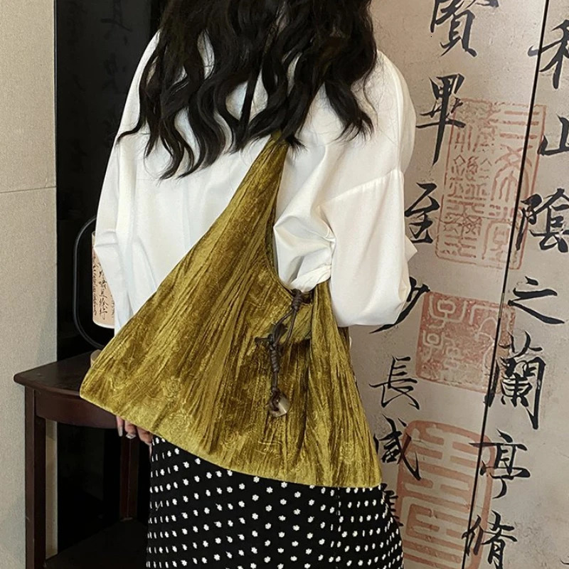 Leisure Velvet Bamboo er Style Shoulder Bag 2024 Selling Fashion Large Capacity Elegant Handbag 241008