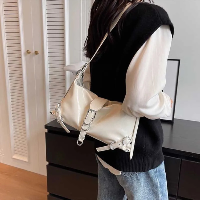 Silver Leather Cross Body Bag for Womens Y2k Korean Fashion Underwear Shoulder Bag for Womens Armrest Bag Handbag 241008