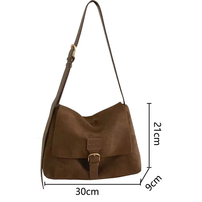 2024 Retro Full Match Underwear Shoulder Bag Womens Large Capacity Cross Body Bag Leisure Velvet Messenger Bag 241008