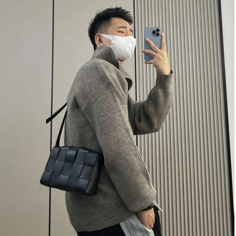 Retro autumn and winter mens sweater casual sportswear high-quality knitted cardigan wool sweater mens streetwear womens jacket 241007
