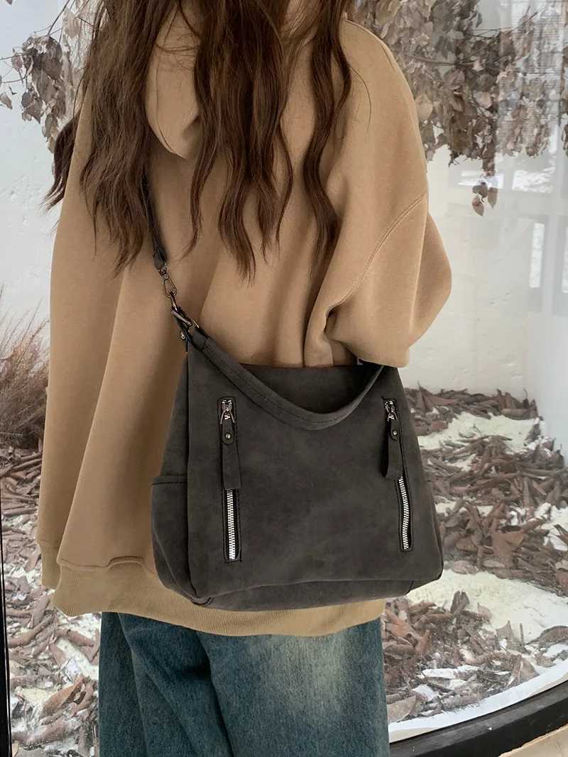 Large Capacity Tote Bag Women s New Trendy Shoulder Simple and Versatile Commuter Fashion Student Classroom 241009