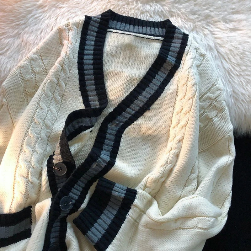 Mens fashion contrasting color Japanese retro single chest knitted cardigan Y2K casual streetwear oversized sweater 241007