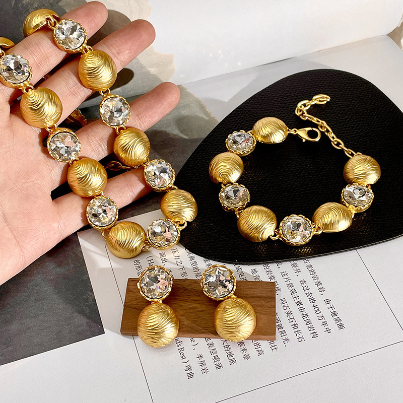 Necklace for Women, Light , Personalized and Magnificent, Gold Neckchain, Exaggerated Middle Age Collar Chain