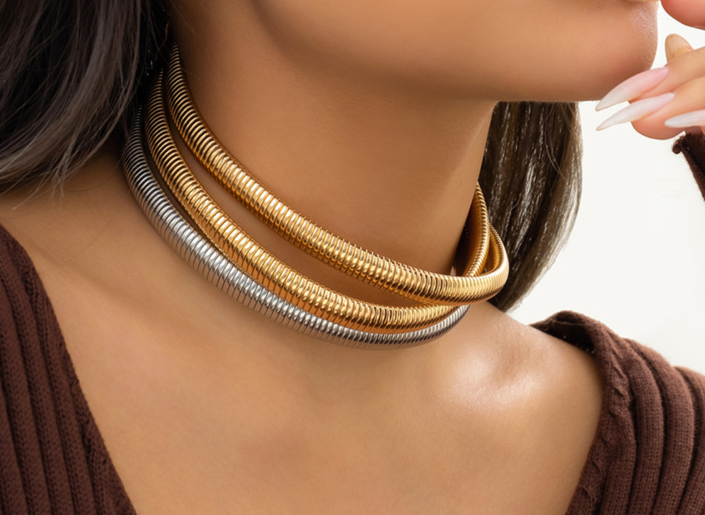 Jewelry simple and fashionable multi-layer collar women's necklace chocolate hip-hop exaggerated snake bone chain
