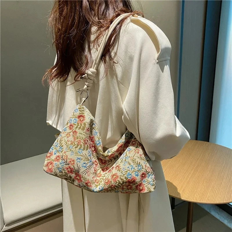 Fashion Retro Canvas Handbag Womens Elegant Flower Embroidery Casual Handbag Shopping Beach Bag Womens Bag Wallet 241008