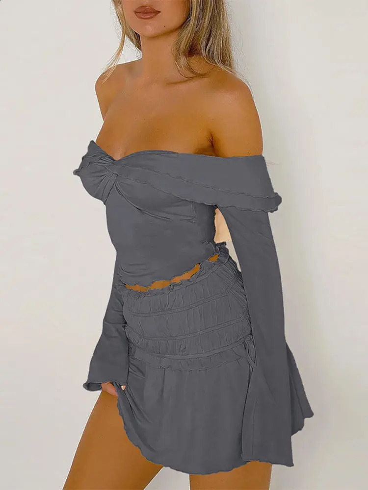 Fashionable and sexy pleated cut top for women ultra-thin dark V-neck long sleeved shirt with open collar 024 autumn womens streetwear 240927