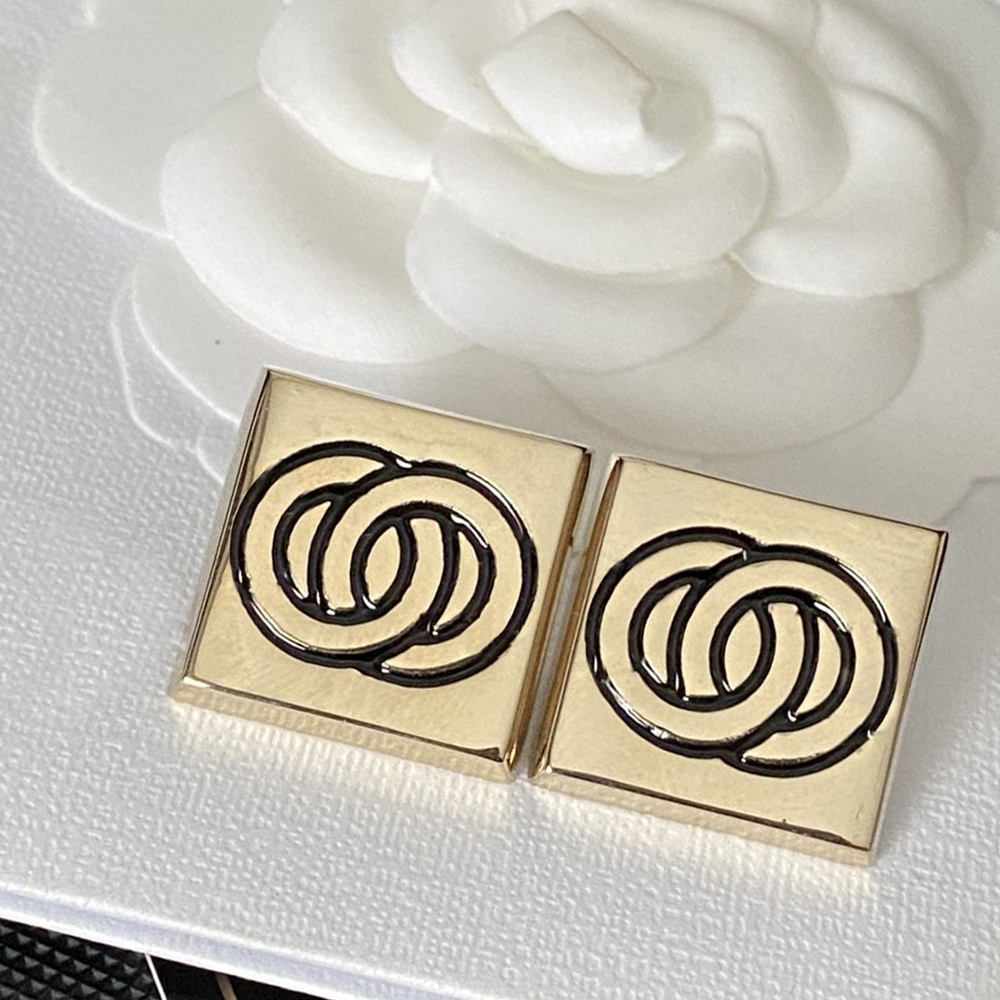 Luxury Women Designer Earrings Letter Stud Designer Letter Copper Material Earrings High Quality Crystal Birthday Wedding Jewelry Party Gift