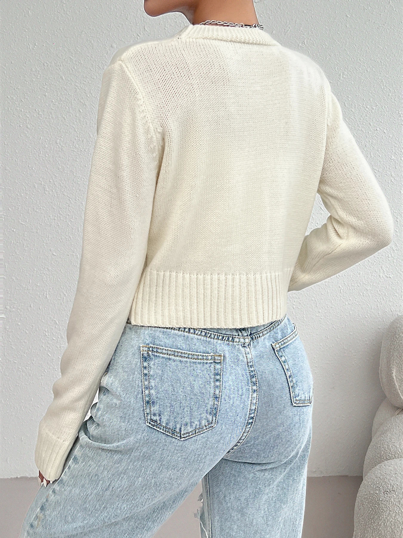 2024 Autumn and Winter Vneck Solid Color Elegant Casual Long Sleeve Front Button Knitted Cardigan Womens Sweater 241007