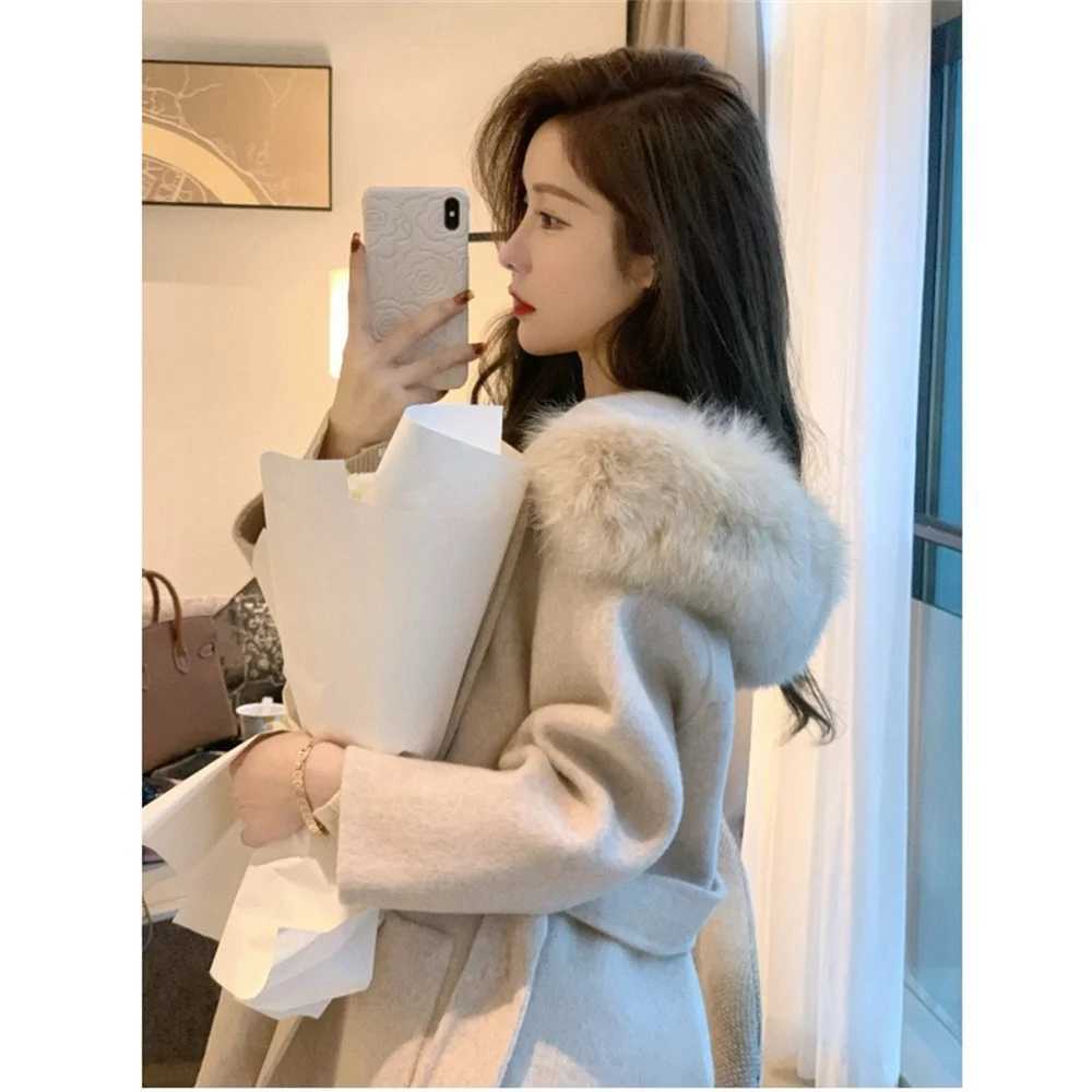 S-XL Winter Warm Faux Woolen Fashion Jacket Belt Women Long Sleeves Loose Coat Thicken Overcoat With Rabbit Fur HatX241009