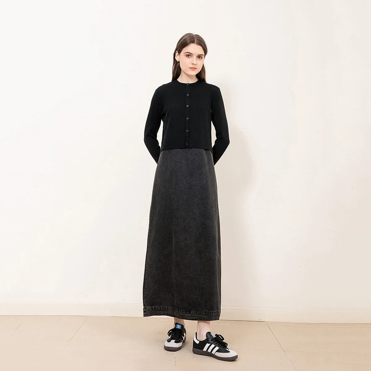 AP 2025 Autumn Womens Cowboy Sleeveless Dress Black Knitted Cardigan Fashion Style 241007