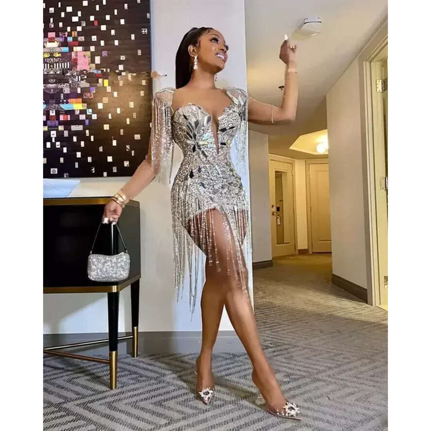 Sier Dress Sparkly Celebrity Prom Dresses 2022 For Black Girls Sexy Mini Tail Gown Beaded Tassels Party Homecoming Gowns es s