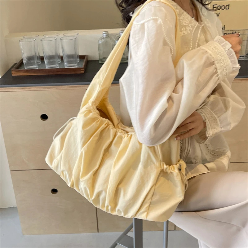 selling fashionable nylon pleated womens cross shaped bag casual trend version large capacity handbag womens shoulder bag 241008
