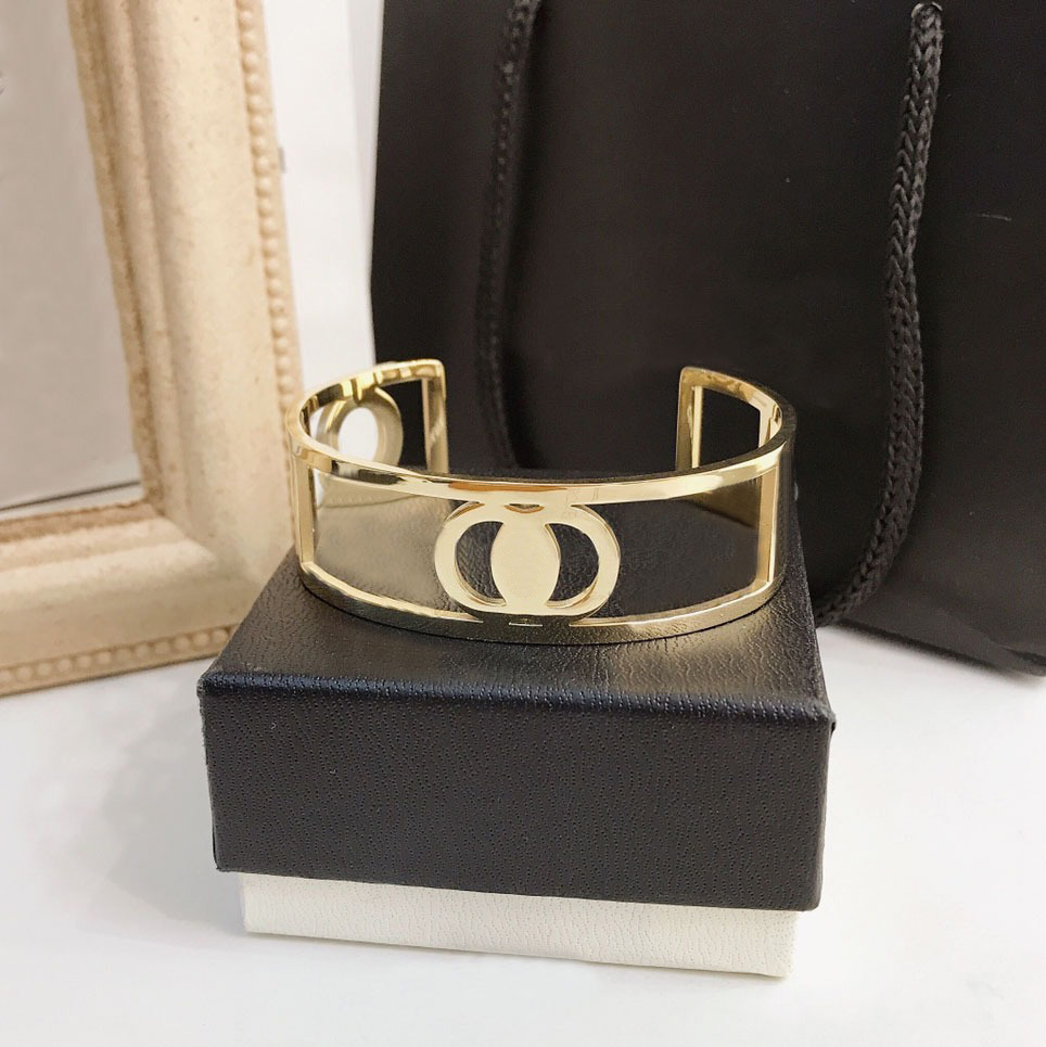 Bangle Bracelet 18K Gold Plated Charm Cuff Bracelet Classic Design Love Jewelry Spring Womens Bracelet Wedding Party Family Gifts Jewelry Wholesale