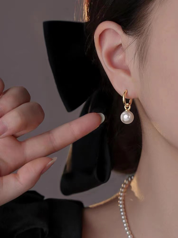 Sier needle pearl 2024 new women's light niche earrings