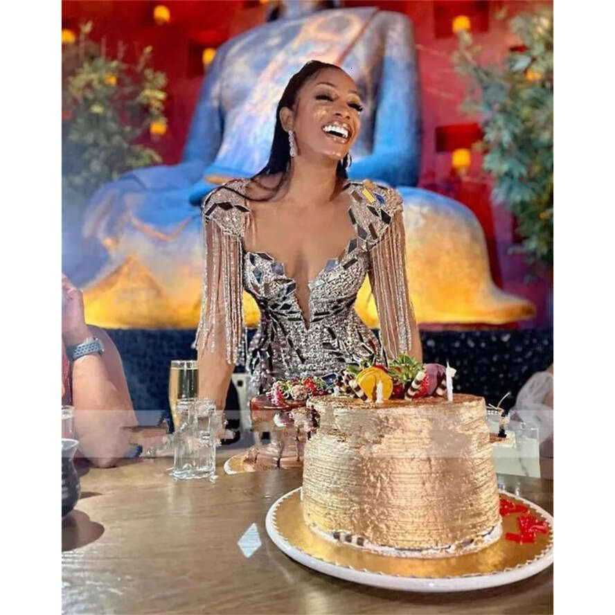 Sier Dress Sparkly Celebrity Prom Dresses 2022 For Black Girls Sexy Mini Tail Gown Beaded Tassels Party Homecoming Gowns es s