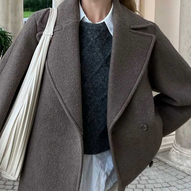 Lapel Pockets Short Woolen Coat for Women 2024 Autumn Winter Double Breasted Long Sleeve Female Jackets Commuting Lady OvercoatX241009