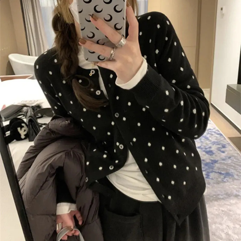 Polka dot knitted cardigan ins spring and autumn style layered n sense versatile slimming long sleeved top 241007