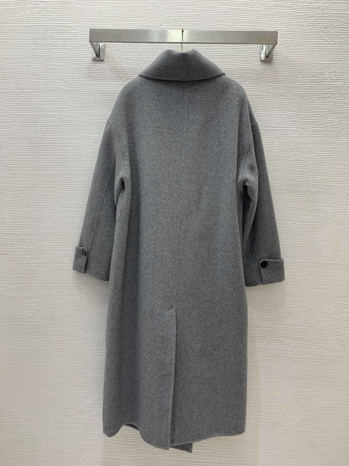 Free shipping 2024 new fall winter womens woolen coat high-end custom beige winter trench coat plush loose coat womenX241009