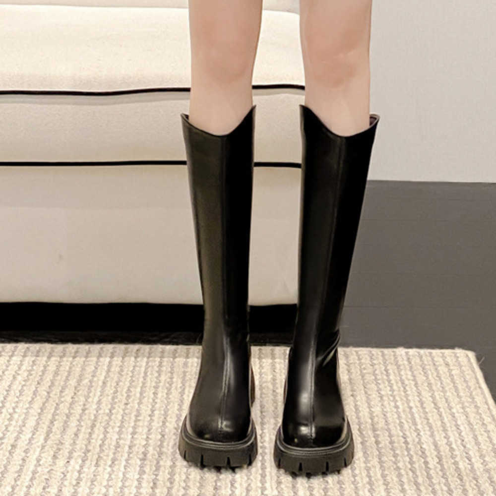 Womens Martin Boots Thick Soled Long Boots For Autumn Winter Fashion Boots Sponge Cake High Knight Boots 240826