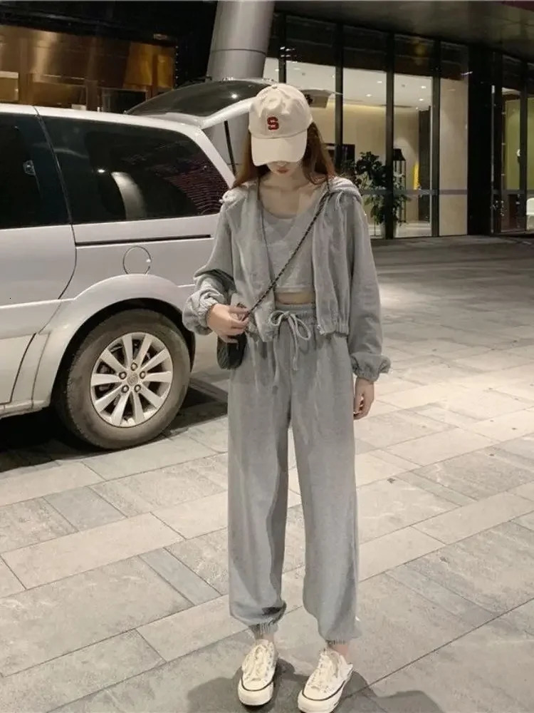 Womens Running Track and Field Clothing 3Piece Set Korean Style Gym Coat Loose Casual Fashion Sportswear 241007