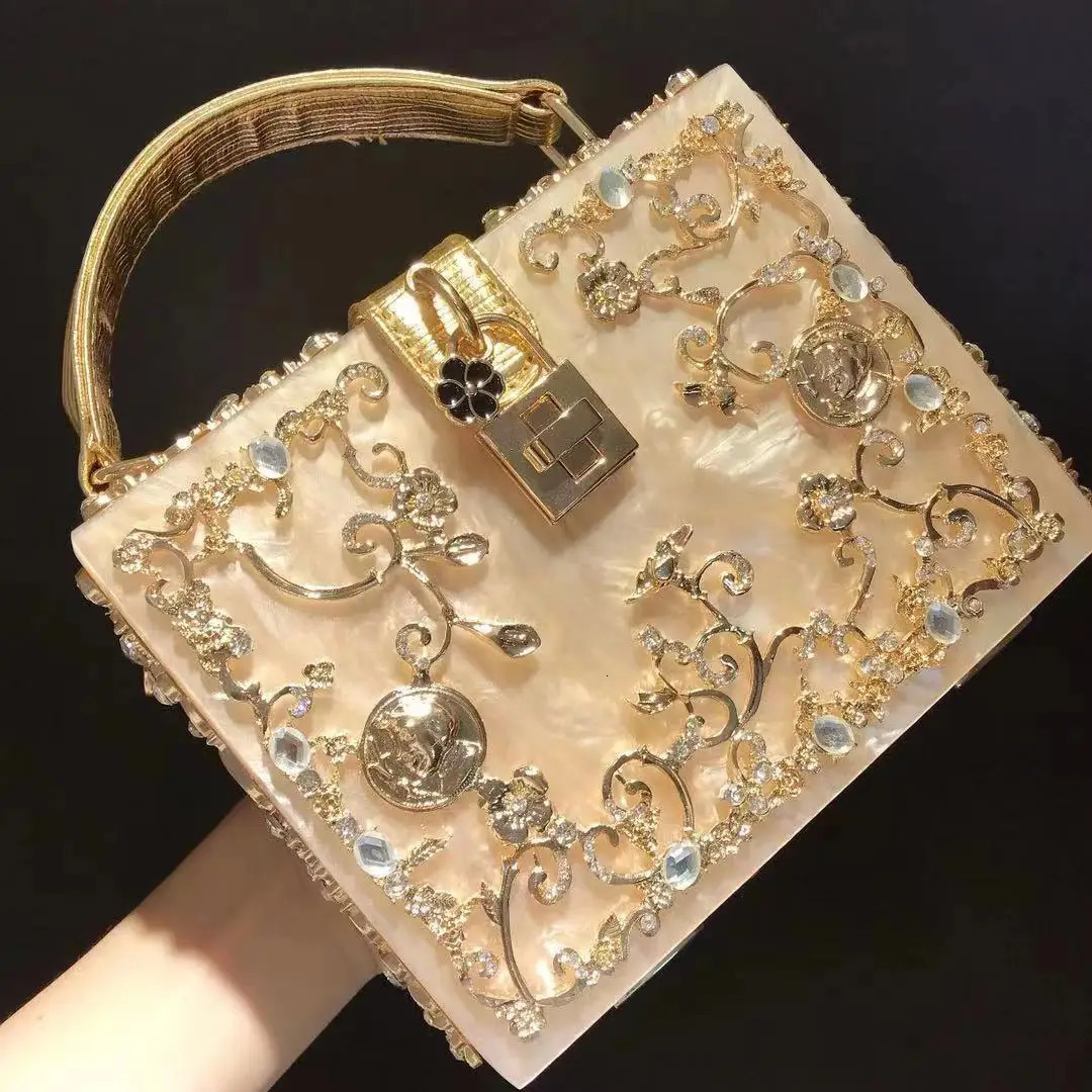 High end crystal evening bag for women hollow outer metal carving wer dia handbag box fashionable shoulder cross shaped 241008