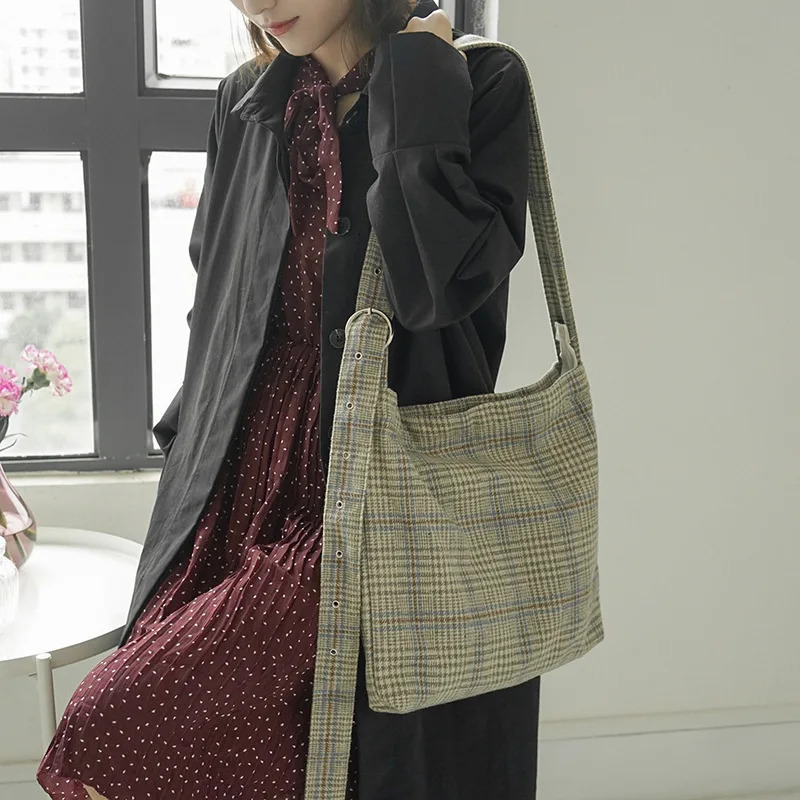 Womens thick wool canvas shoulder bag womens retro prefabricated plain zipper horizontal bag womens large capacity adjustable handbag 241008