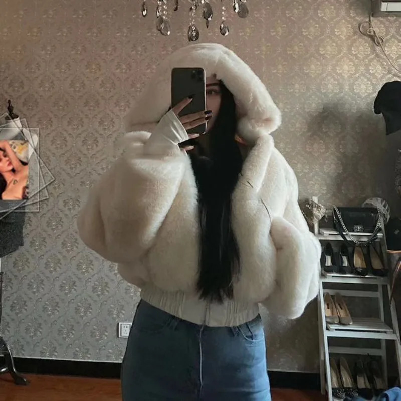 Autumn and Winter Fur Coat Womens Fashion Edition Fur Jacket Integrated Thickened Warm Short Wear 241007
