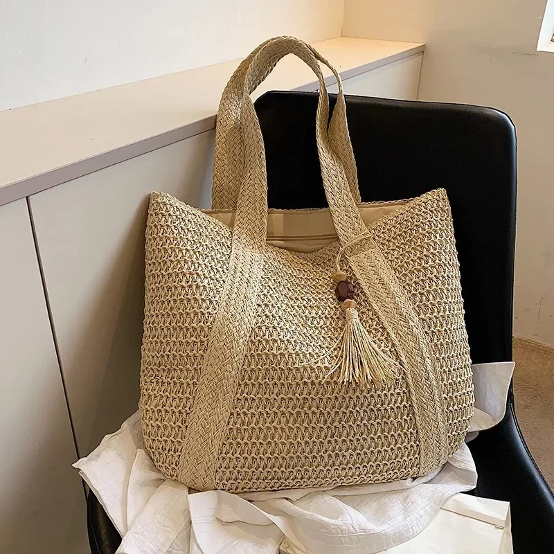 Fashionable large capacity edge pendant handmade straw bag womens holiday beach casual handbag retro shoulder bag 241008