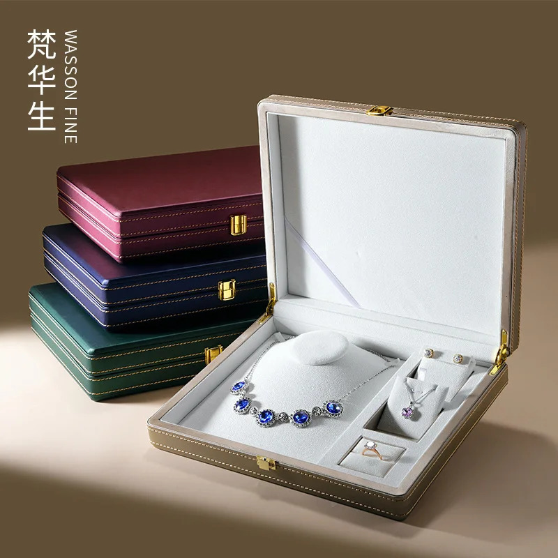 The factory directly supplies jewelry storage set boxes with three gold rings earrings necklaces display boxes and jewelry packaging 240924