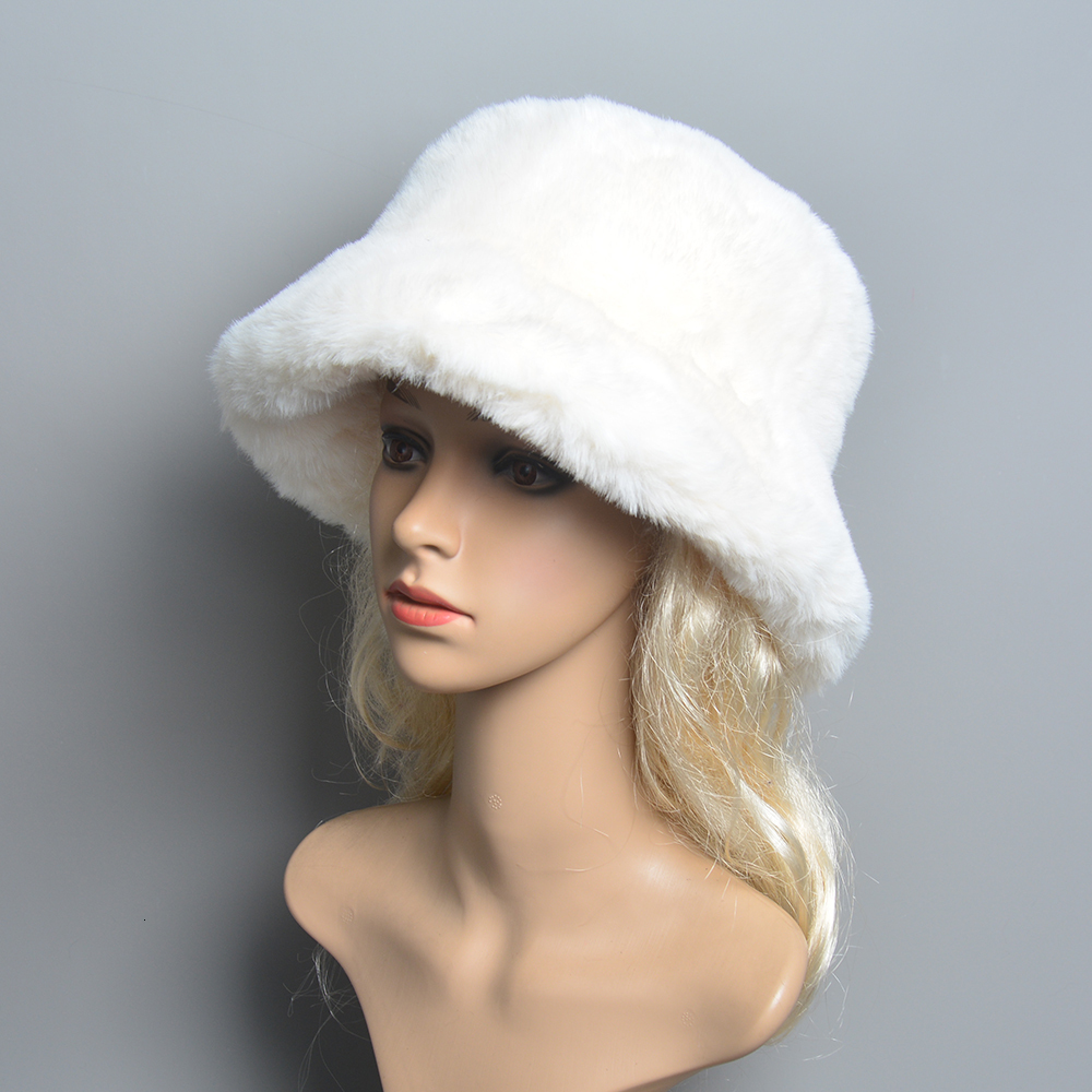 2024 New Style Fake Rabbit Fur Hats Super Soft Women Winter Hat Cotton Ing Warm Russian Fashion Ski Beanies Plush Solid Color