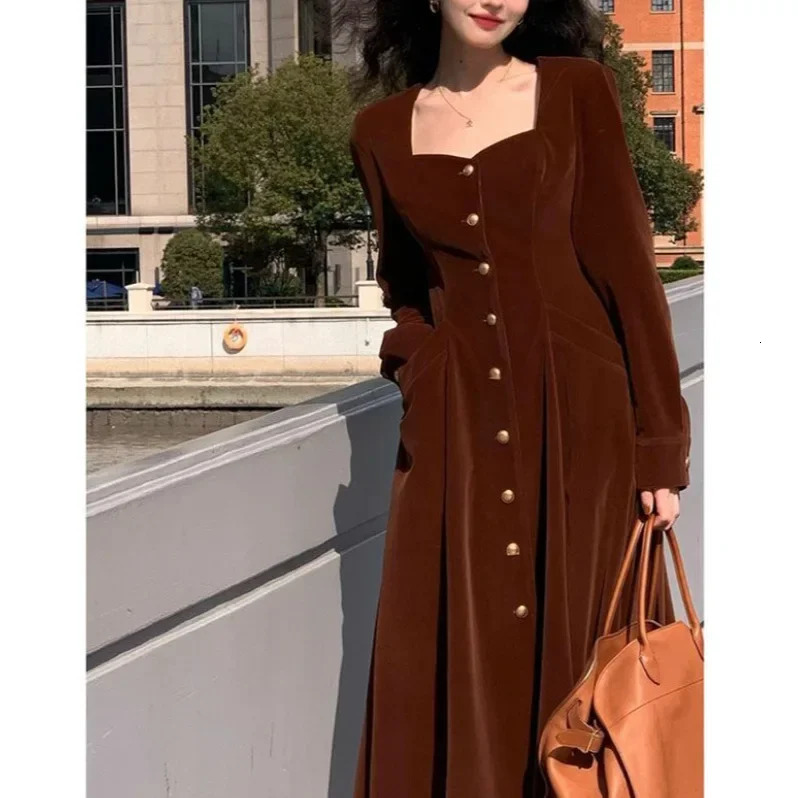 Elegant Retro French Thick Felt Womens Wear AutumnWinter Collection Waist Fit Wide Bottom Skiing 241007