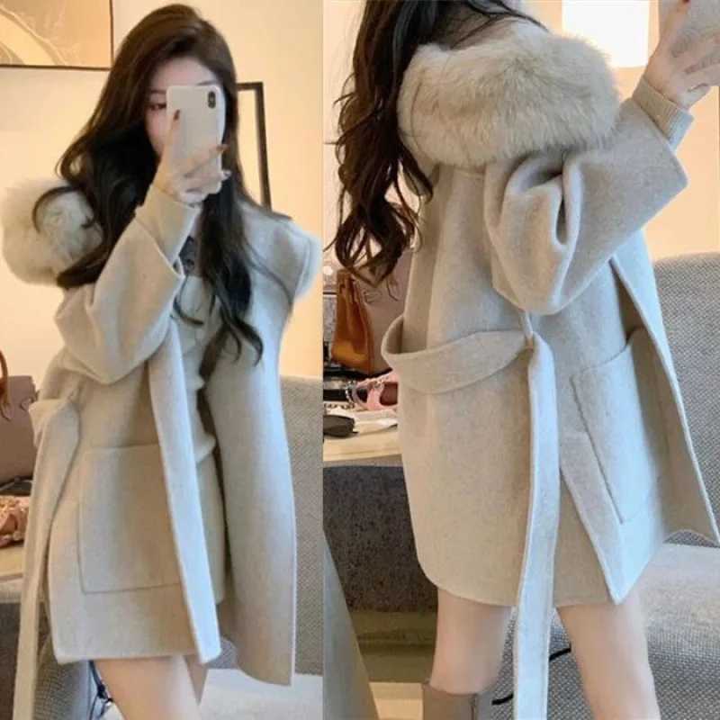S-XL Winter Warm Faux Woolen Fashion Jacket Belt Women Long Sleeves Loose Coat Thicken Overcoat With Rabbit Fur HatX241009