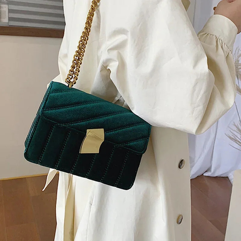 High quality gold velvet cross body bag suitable for female ers small shoulder bag chain messenger bag womens mini wallet handbag 241008